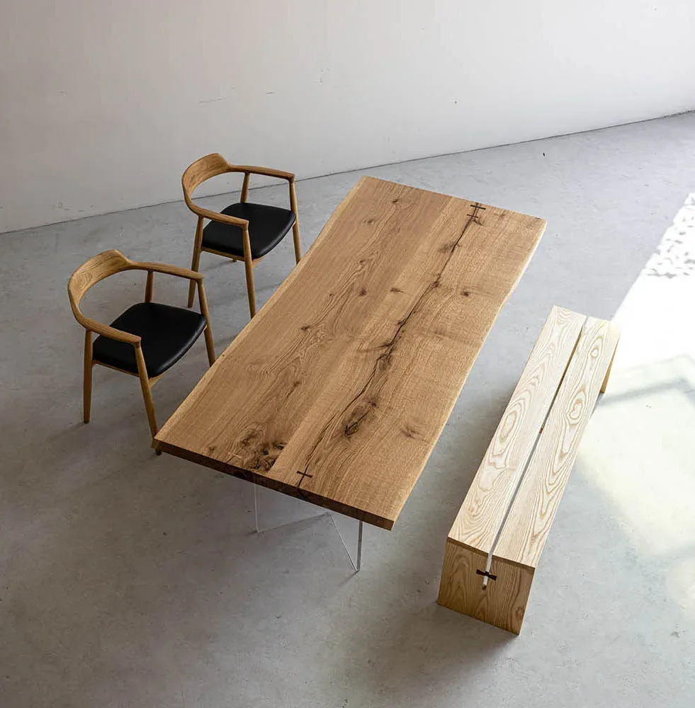 Table à manger en bois massif Loire teinte chêne, vue 2 sur 7
