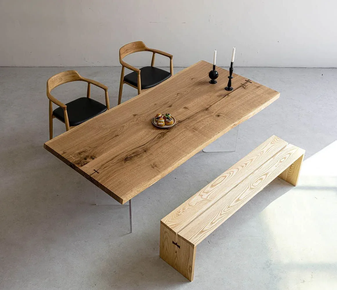 Table à manger en bois massif Loire teinte chêne, vue 4 sur 7