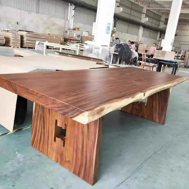 Table à manger en bois massif Loup — tables à manger en bois massif