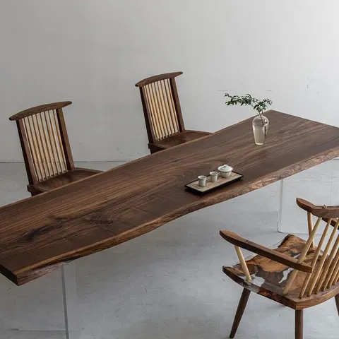 Table à manger en bois massif Nivelle teinte noyer — tables à manger en bois massif