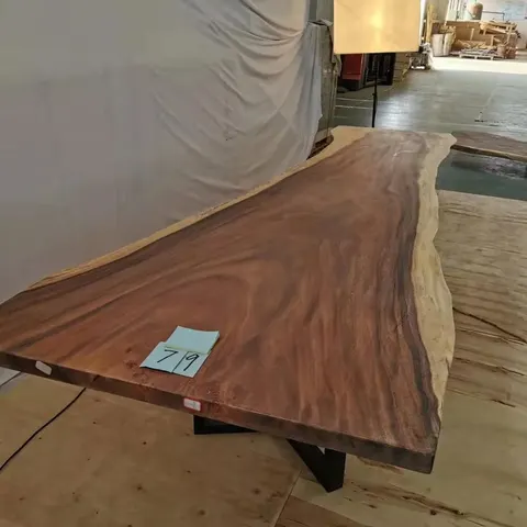 Table à manger en bois massif Ourcq — tables à manger en bois massif