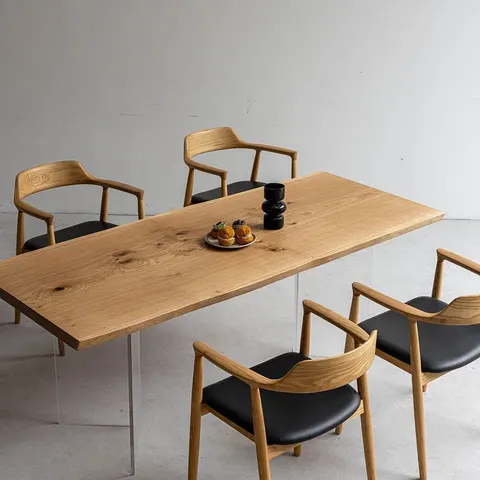 Table à manger en bois massif Ouvèze teinte chêne — tables à manger en bois massif