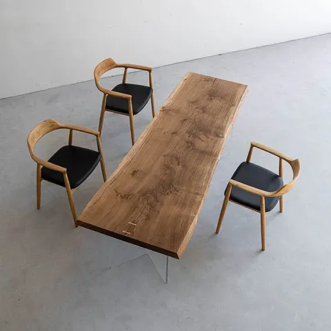 Table à manger en bois massif Rizzanese teinte chêne — tables à manger en bois massif