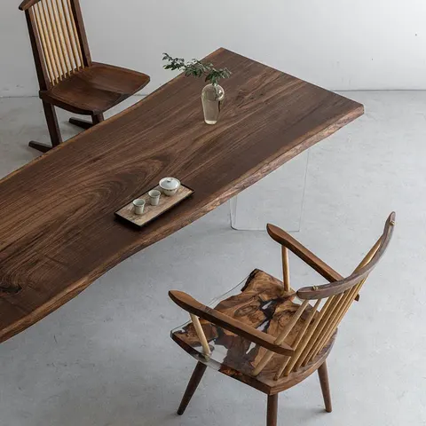 Table à manger en bois massif Romanche teinte noyer — tables à manger en bois massif