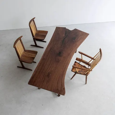 Table à manger en bois massif Roubion teinte noyer — tables à manger en bois massif