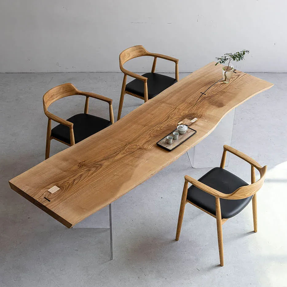 Table à manger en bois massif Roya teinte chêne — ATELIER RIVIÈRE, fabrication à la commande