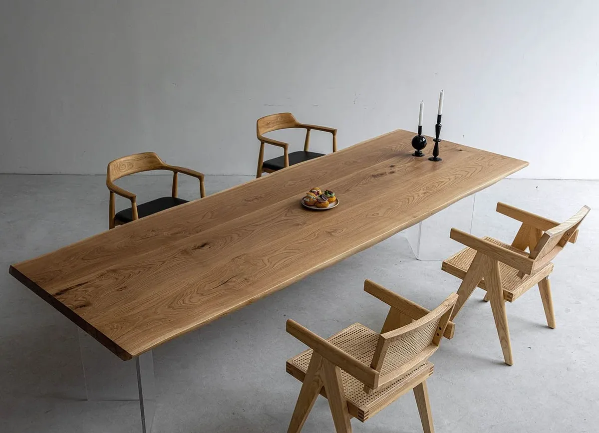 Table à manger en bois massif Save teinte chêne — ATELIER RIVIÈRE, fabrication à la commande