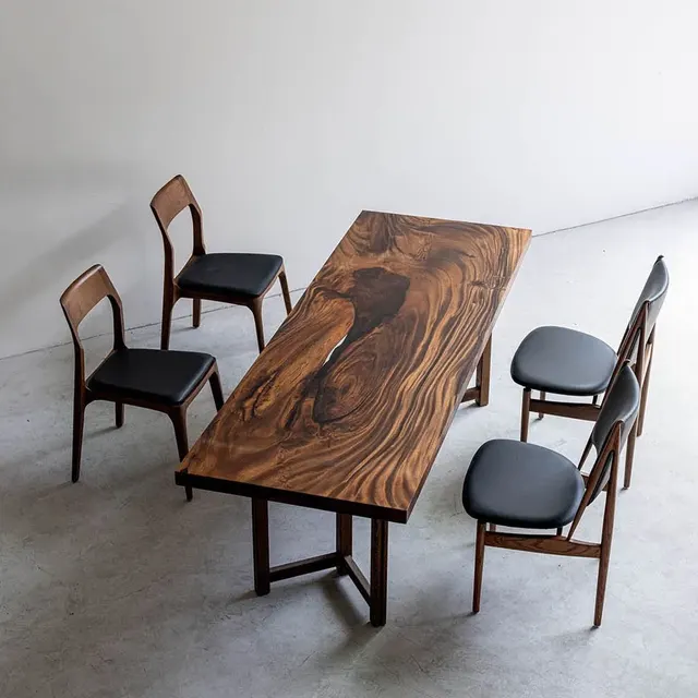 Table à manger en bois massif Semois teinte noyer — tables à manger en bois massif