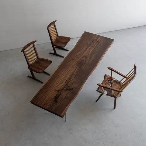 Table à manger en bois massif Seugne teinte noyer — tables à manger en bois massif