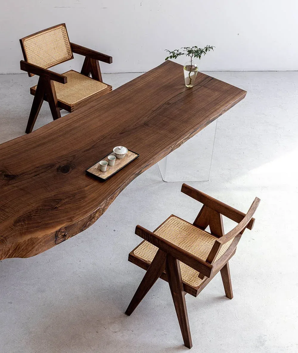 Table à manger en bois massif Vendée teinte noyer, vue 5 sur 5