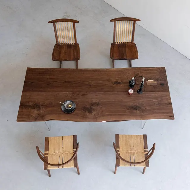 Table à manger en bois massif Véore — tables à manger en bois massif