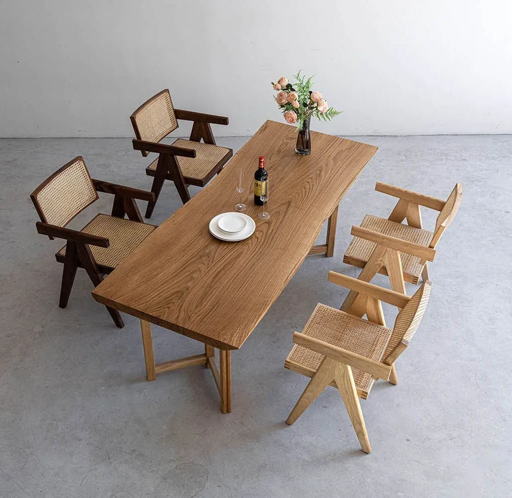 Table à manger en bois massif Vienne teinte chêne — ATELIER RIVIÈRE, fabrication à la commande