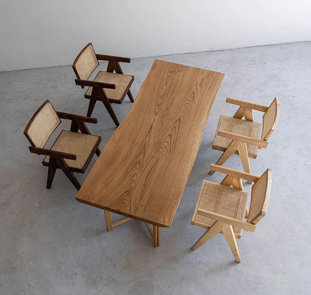 Table à manger en bois massif Vienne teinte chêne, vue 2 sur 6