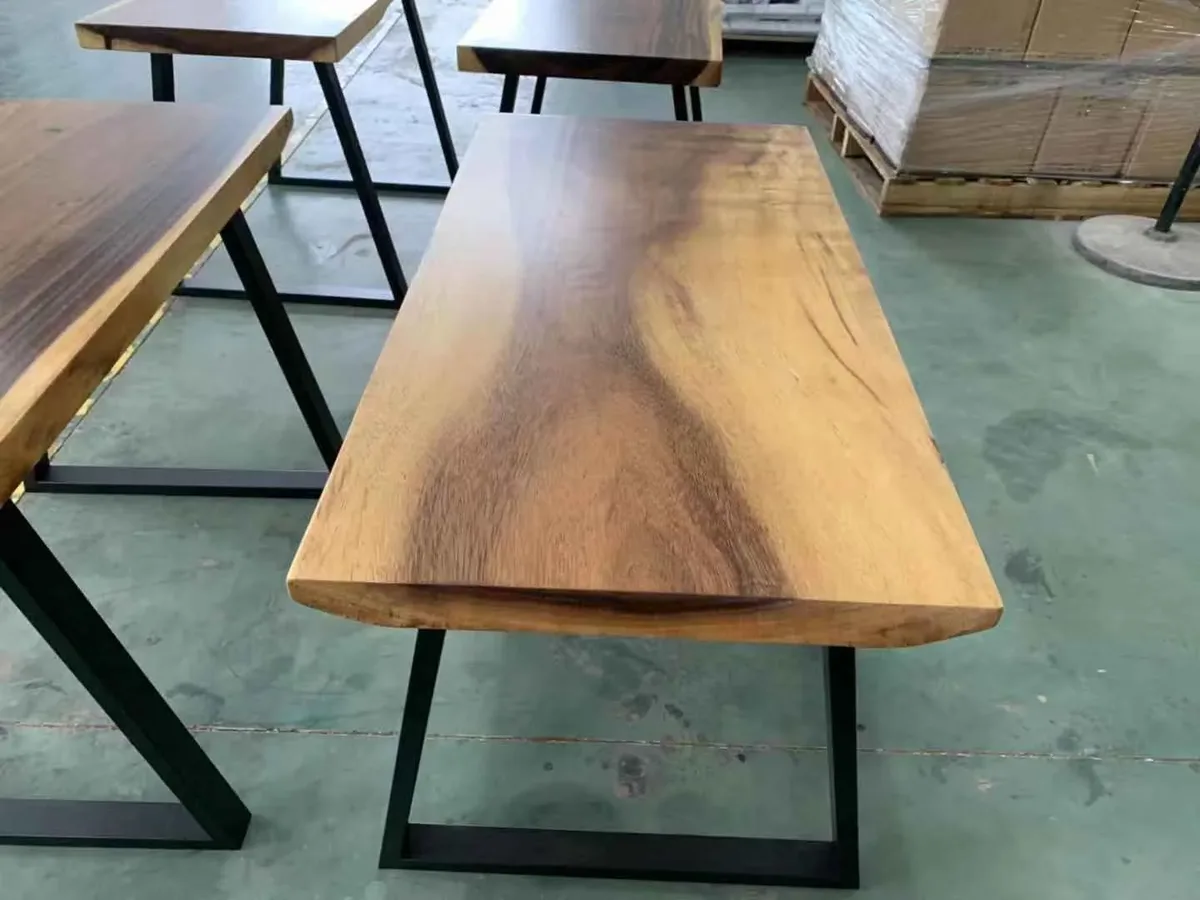 Table à manger en bois massif Vilaine — ATELIER RIVIÈRE, fabrication à la commande