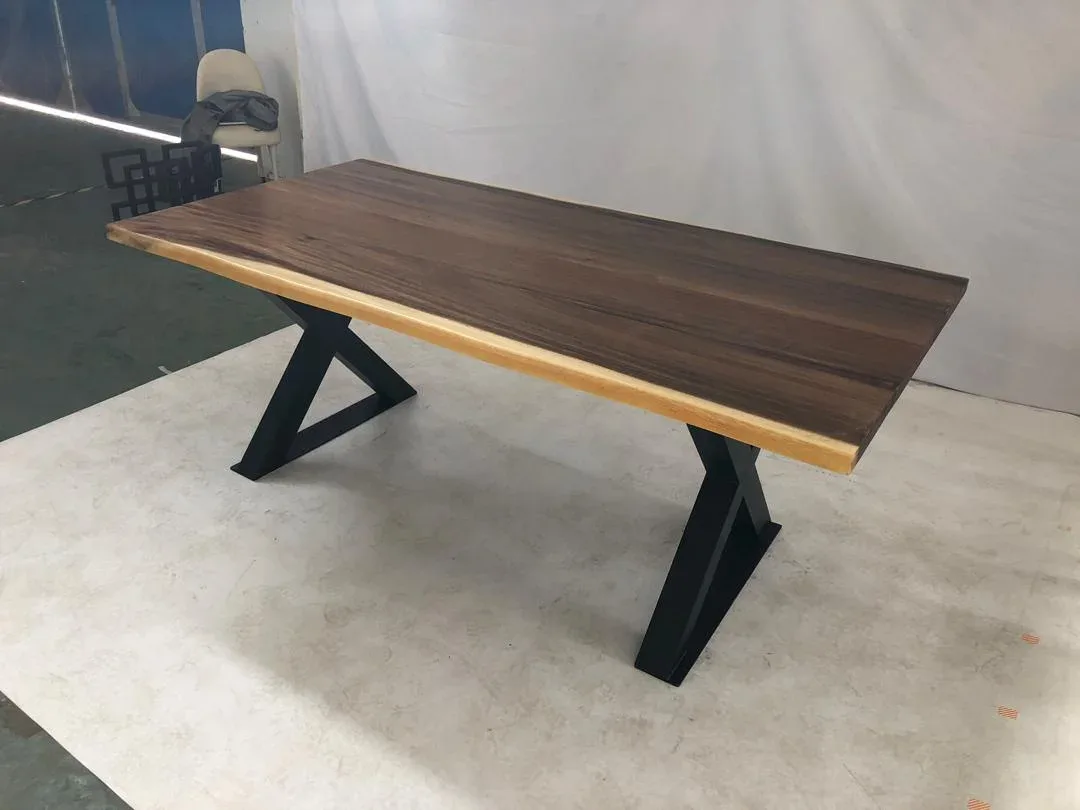 Table à manger en bois massif Yèvre — ATELIER RIVIÈRE, fabrication à la commande