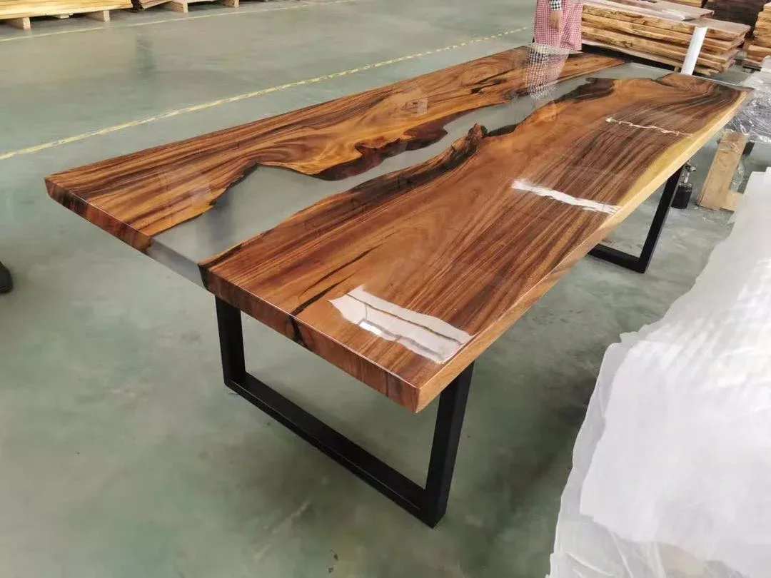 Table à manger epoxy Andelle, résine transparente — ATELIER RIVIÈRE, fabrication à la commande