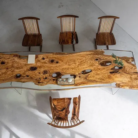 Table à manger epoxy Besbre teinte chêne, résine transparente — tables à manger epoxy