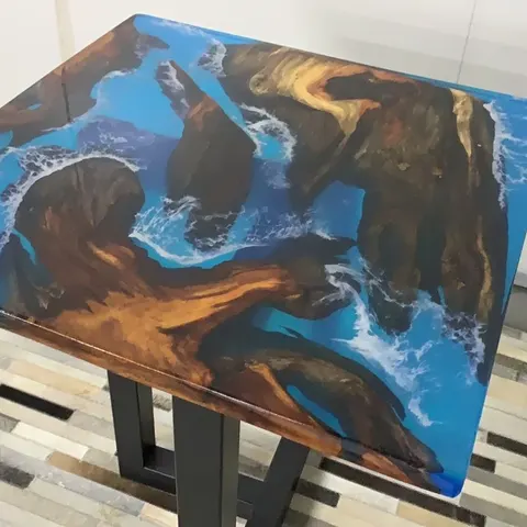 Table à manger epoxy carrée Mayenne, résine bleue — tables à manger epoxy