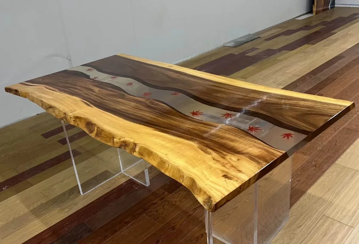 Table à manger epoxy Chalaronne, résine transparente — ATELIER RIVIÈRE, fabrication à la commande