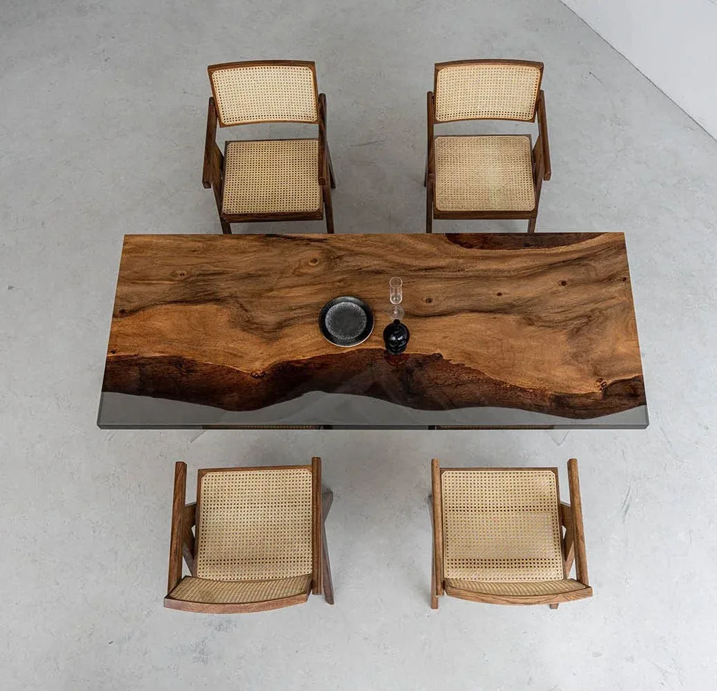 Table à manger epoxy Coulon, résine noire — ATELIER RIVIÈRE, fabrication à la commande