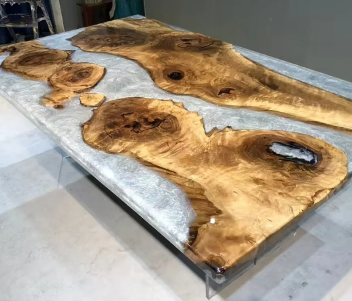 Table à manger epoxy Dore, résine transparente — ATELIER RIVIÈRE, fabrication à la commande