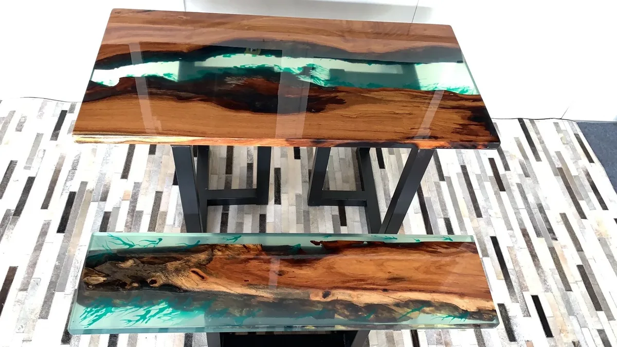 Table à manger epoxy Ellé, résine verte — ATELIER RIVIÈRE, fabrication à la commande