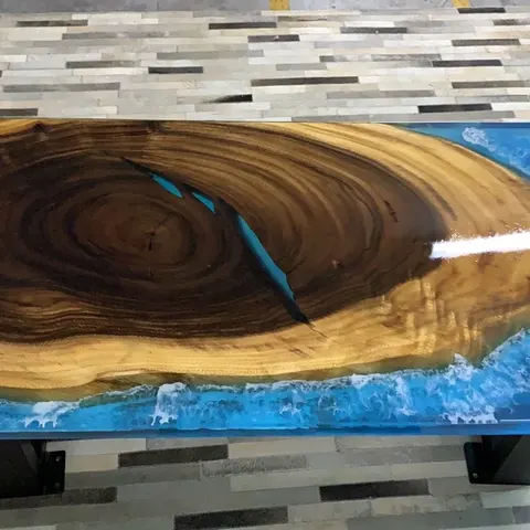Table à manger epoxy Galaure, résine bleue — tables à manger epoxy