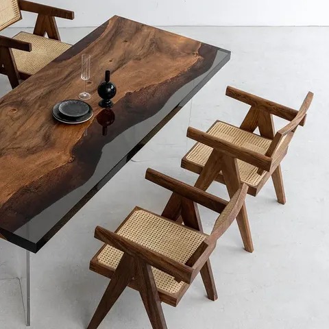 Table à manger epoxy Gapeau teinte noyer, résine noire — tables à manger epoxy