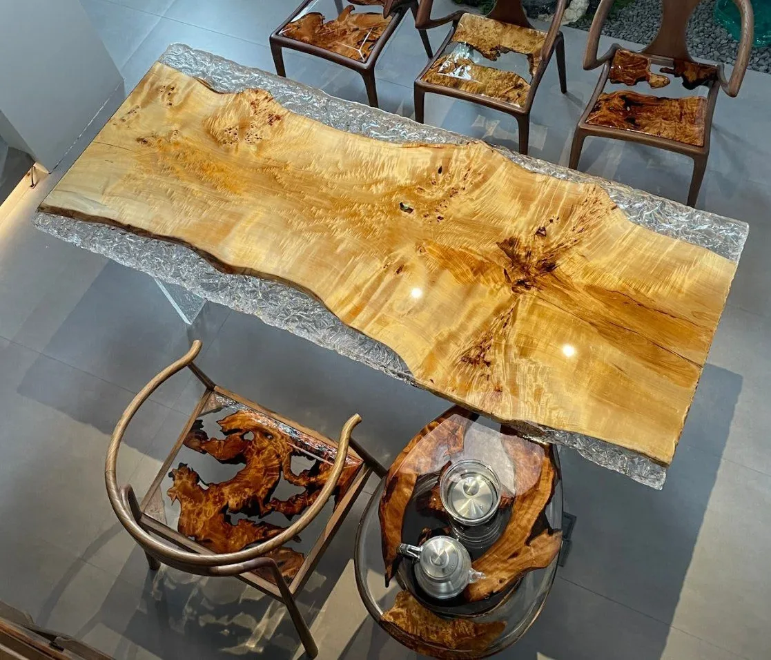 Table à manger epoxy Ill, résine transparente — ATELIER RIVIÈRE, fabrication à la commande