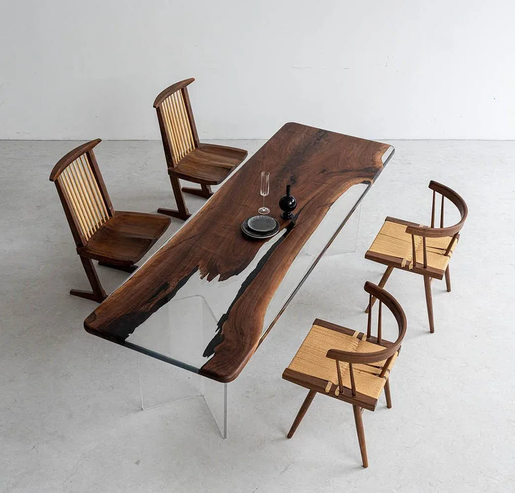 Table à manger epoxy Rhône teinte noyer, résine transparente — ATELIER RIVIÈRE, fabrication à la commande