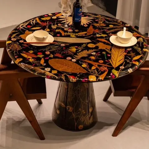 Table à manger epoxy ronde Oudon, résine noire — tables à manger epoxy