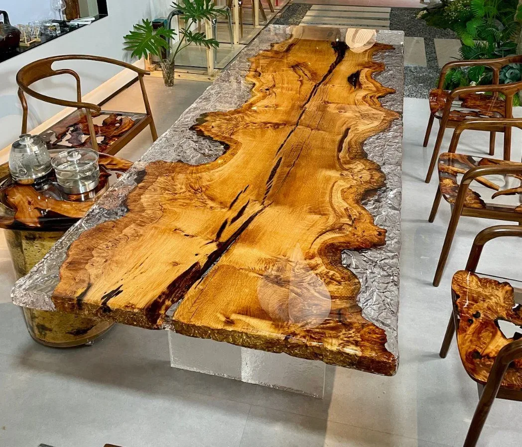 Table à manger epoxy Roya, résine transparente — ATELIER RIVIÈRE, fabrication à la commande