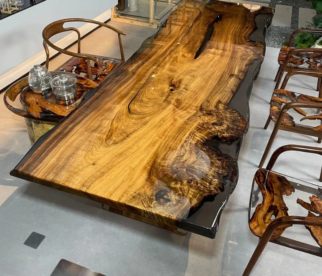 Table à manger epoxy Siagne, résine noire — ATELIER RIVIÈRE, fabrication à la commande
