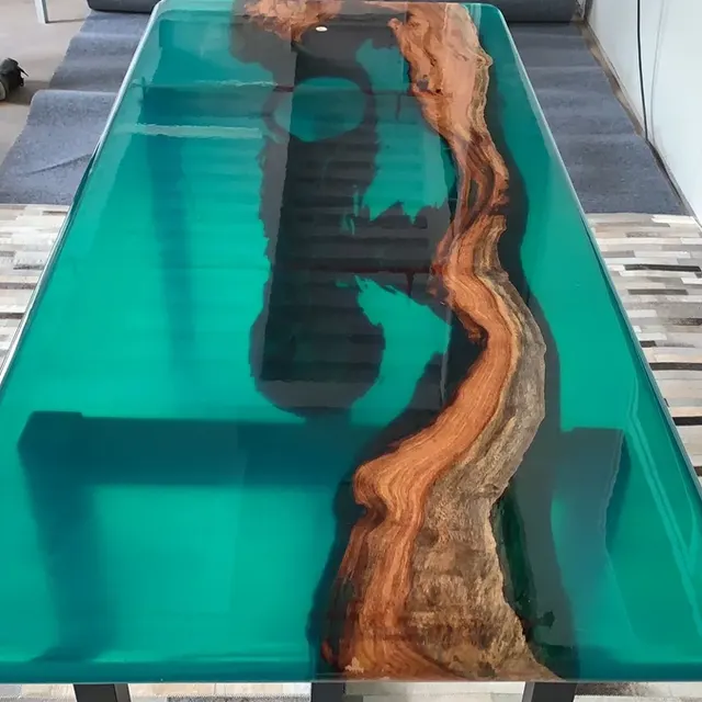 Table à manger epoxy Touques, résine verte — tables à manger epoxy
