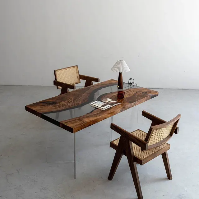 Table à manger rivière Agout teinte noyer, résine transparente — tables à manger epoxy
