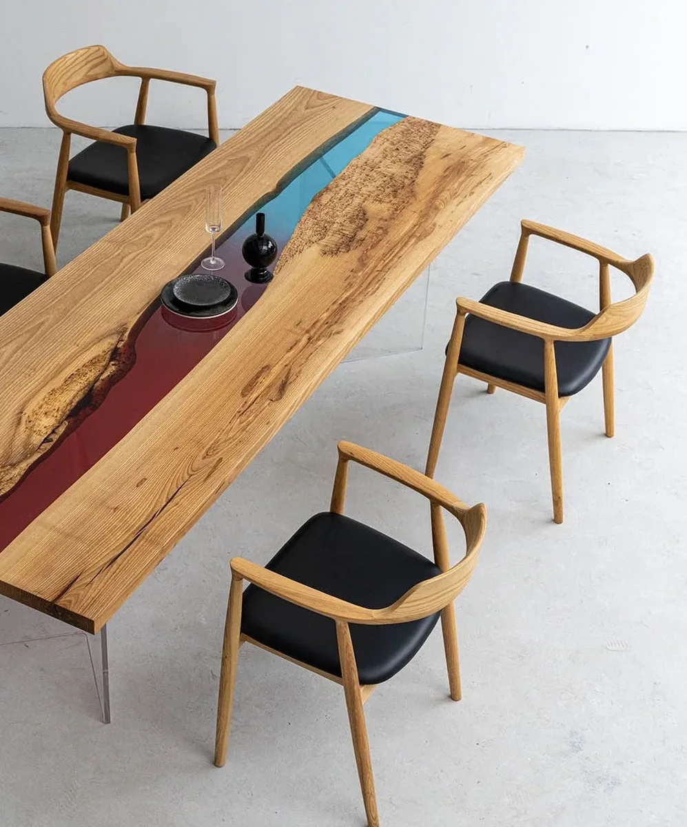 Table à manger rivière Allier teinte chêne, résine colorée, vue 5 sur 7