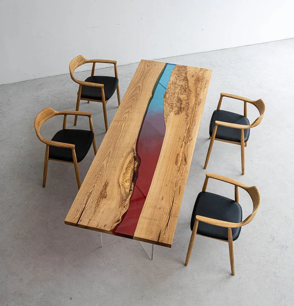 Table à manger rivière Allier teinte chêne, résine colorée, vue 6 sur 7