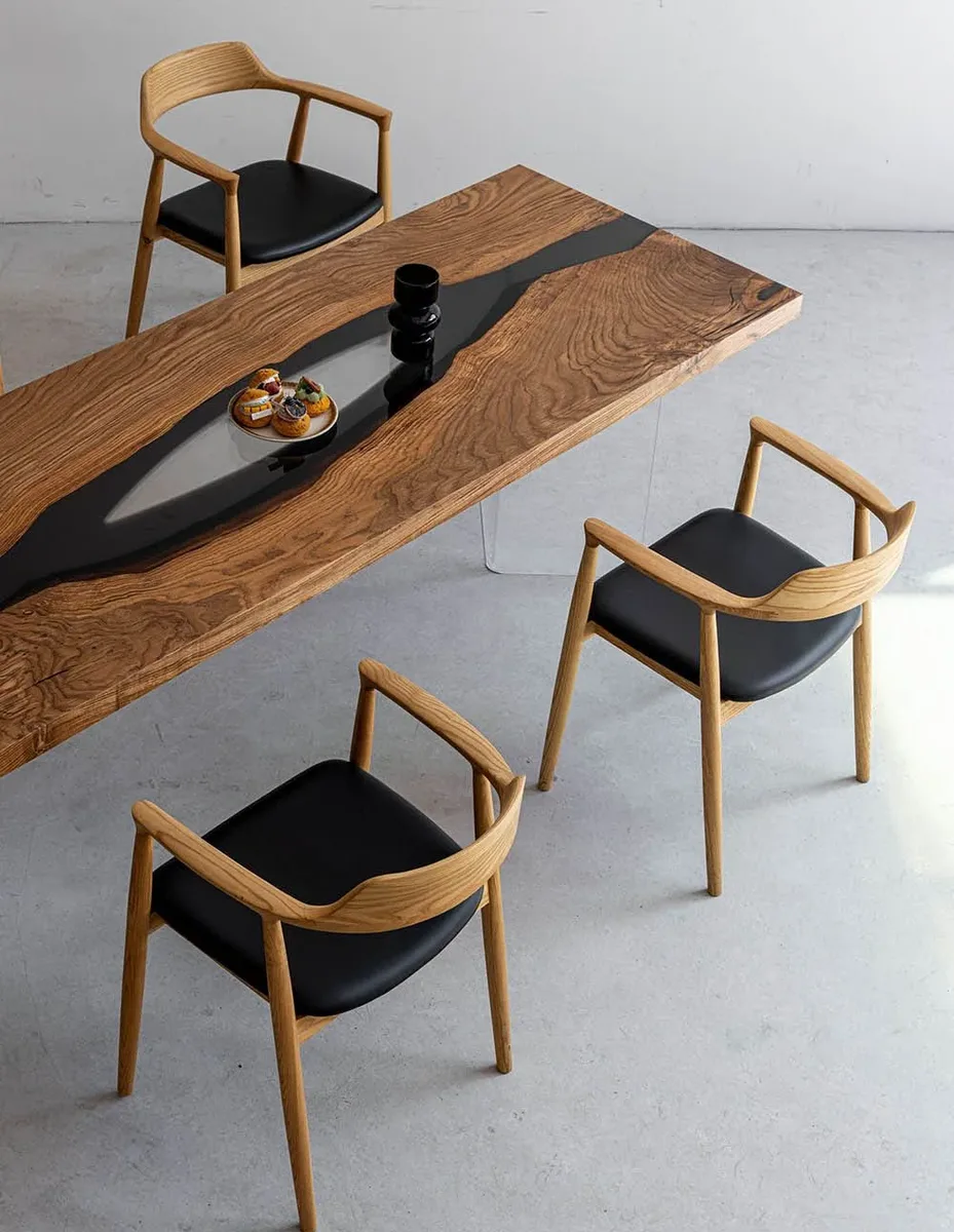 Table à manger rivière Ariège teinte chêne, résine noire, vue 3 sur 3