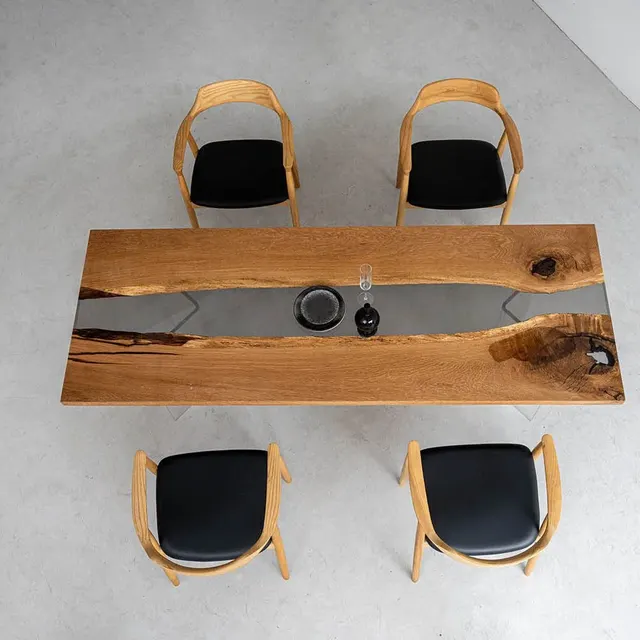 Table à manger rivière Arroux teinte chêne, résine transparente — tables à manger epoxy