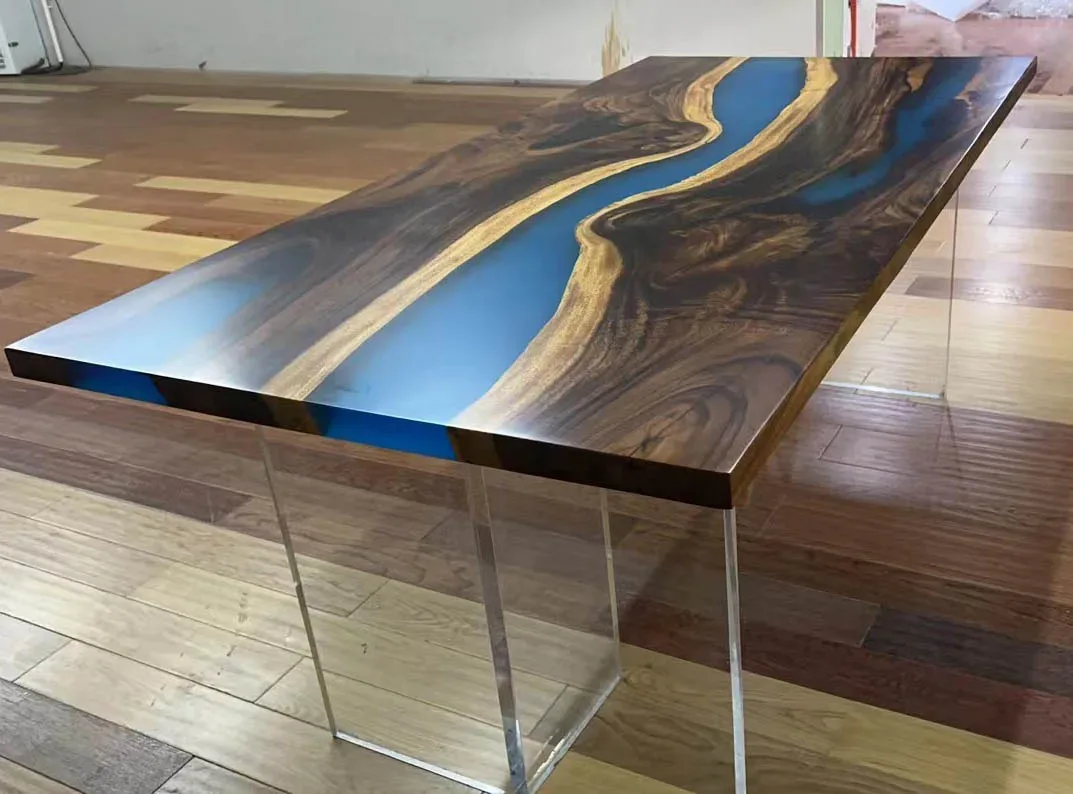 Table à manger rivière Aulne, résine bleue — ATELIER RIVIÈRE, fabrication à la commande
