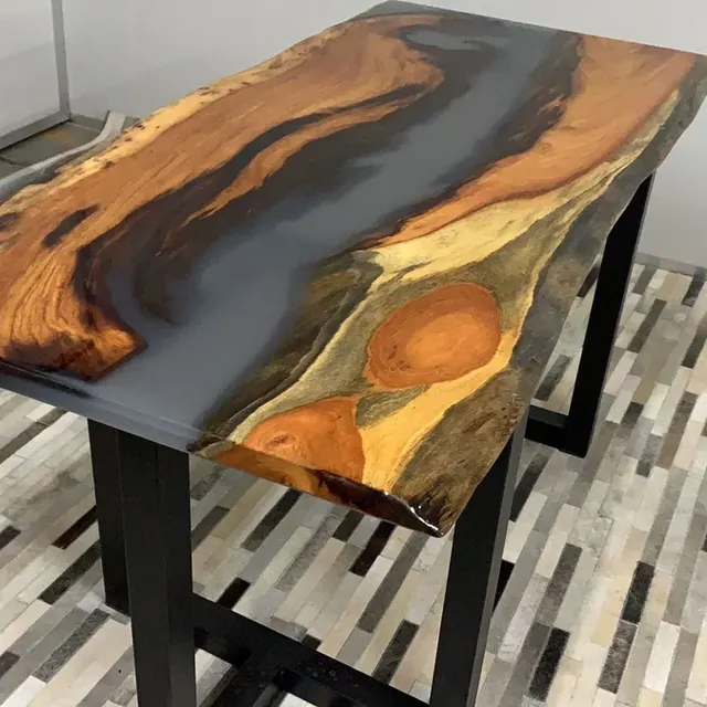 Table à manger rivière Canche, résine noire — tables à manger epoxy