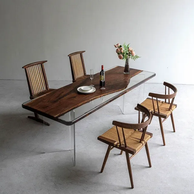 Table à manger rivière Célé teinte noyer, résine noire — tables à manger epoxy