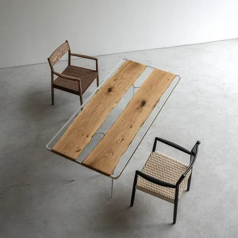 Table à manger rivière Corrèze teinte chêne, résine transparente — tables à manger epoxy