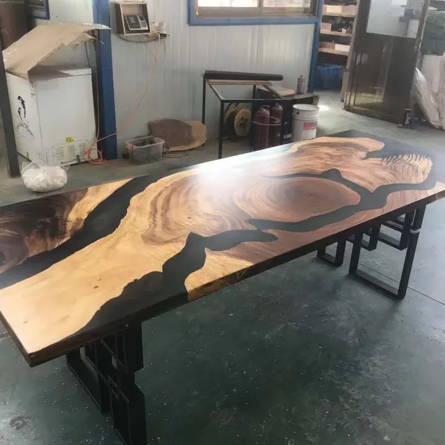 Table à manger rivière Dive, résine noire — tables à manger epoxy