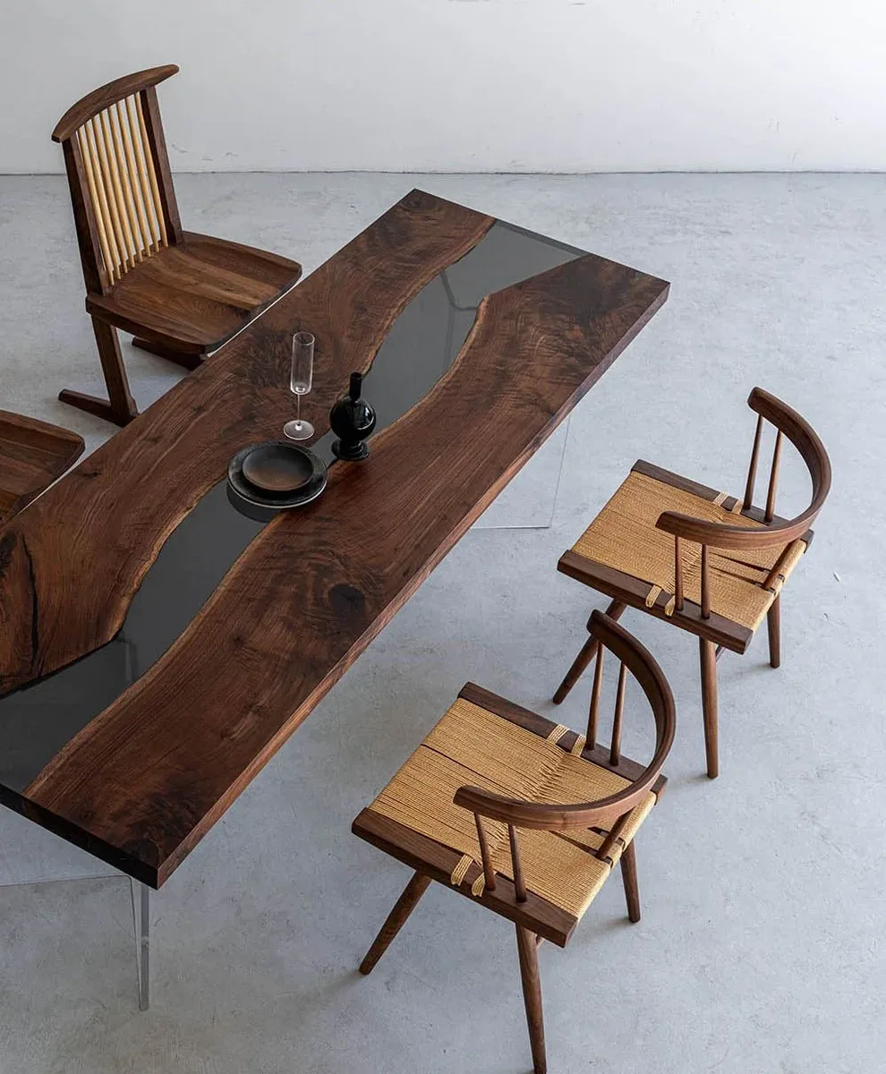 Table à manger rivière Drac teinte noyer, résine transparente — ATELIER RIVIÈRE, fabrication à la commande