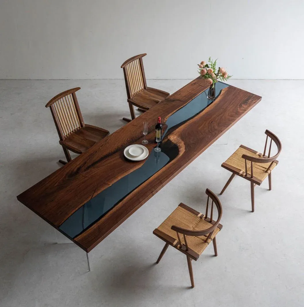 Table à manger rivière Dronne teinte noyer, résine bleue — ATELIER RIVIÈRE, fabrication à la commande