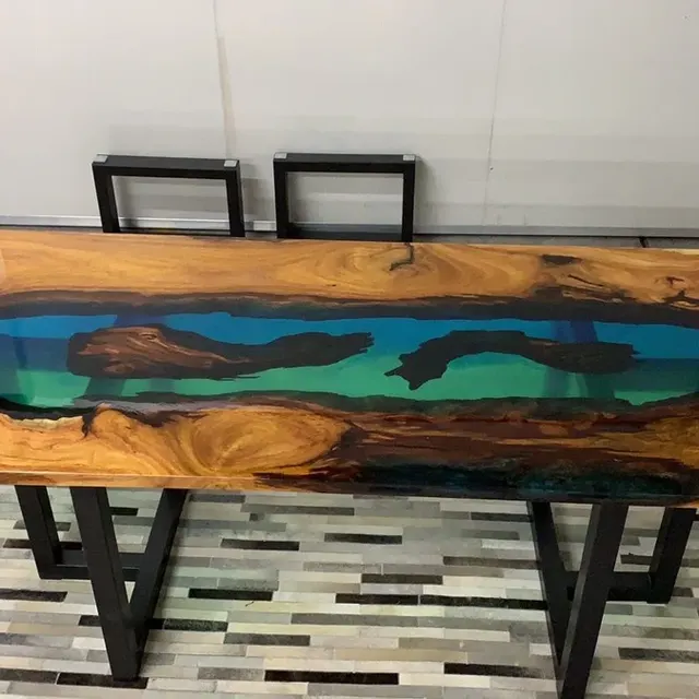 Table à manger rivière Epte, résine verte — tables à manger epoxy