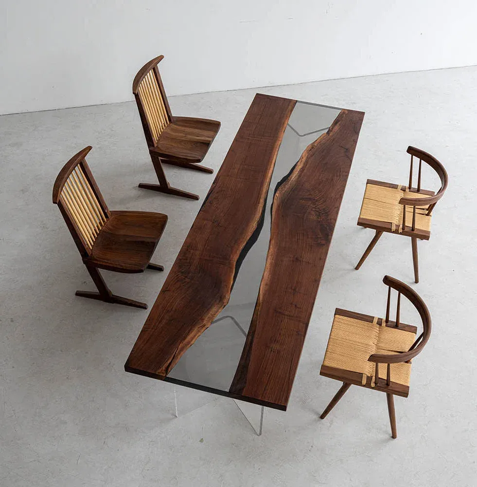 Table à manger rivière Isle teinte noyer, résine transparente — ATELIER RIVIÈRE, fabrication à la commande