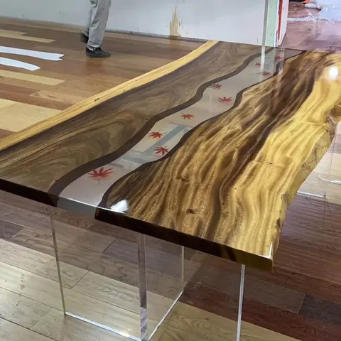Table à manger rivière Laïta, résine transparente — tables à manger epoxy