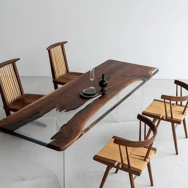 Table à manger rivière Leyre teinte noyer, résine transparente — tables à manger epoxy